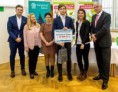 Unipetrol předal 160 tisíc korun studentům litvínovské Scholy Humanitas